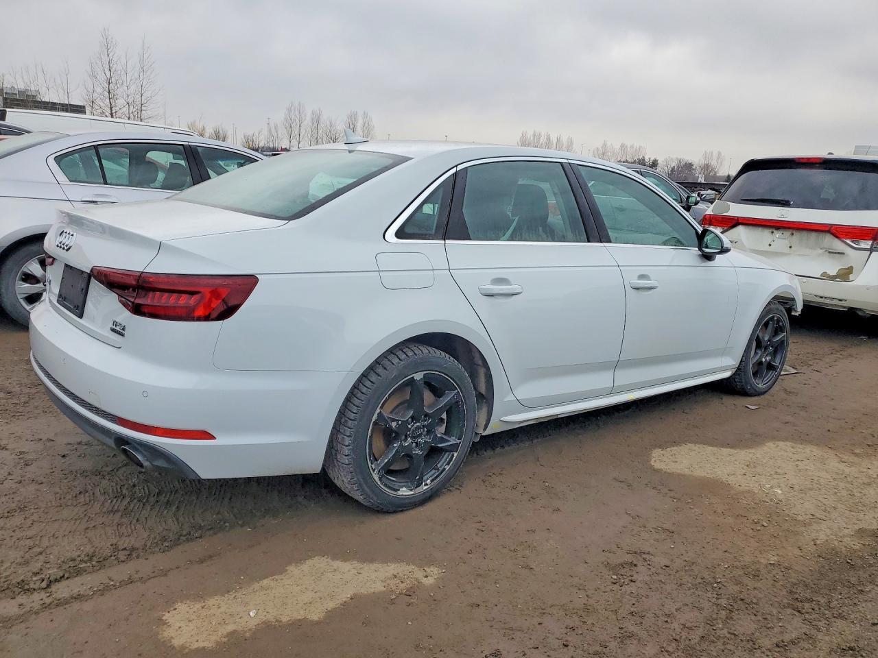 2018 Audi A4 2.0T Quattro 4Dr - Фото 3