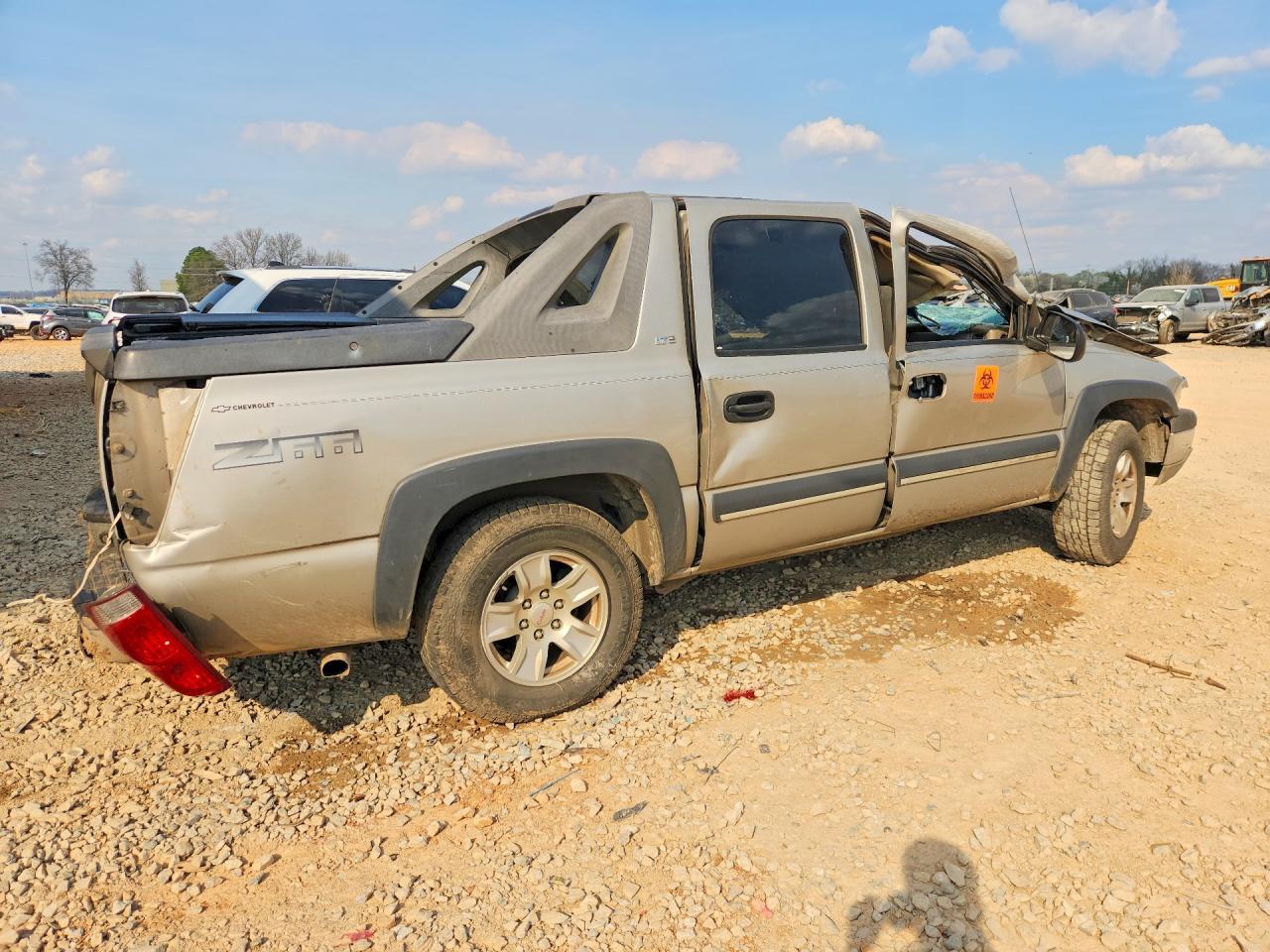 2004 Chevrolet Avalanche C1500 - Image 3