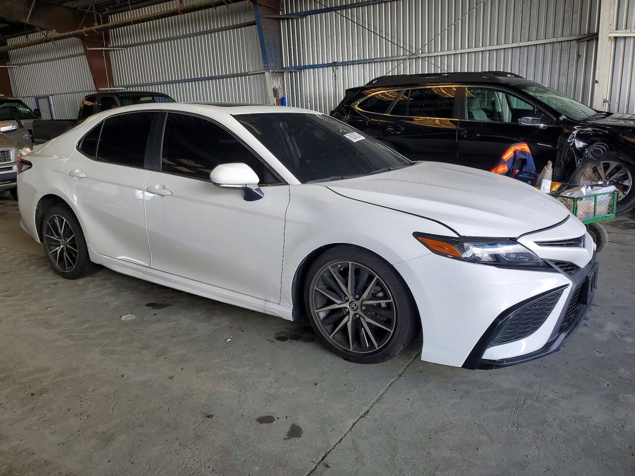 2024 Toyota Camry Se - Image 4