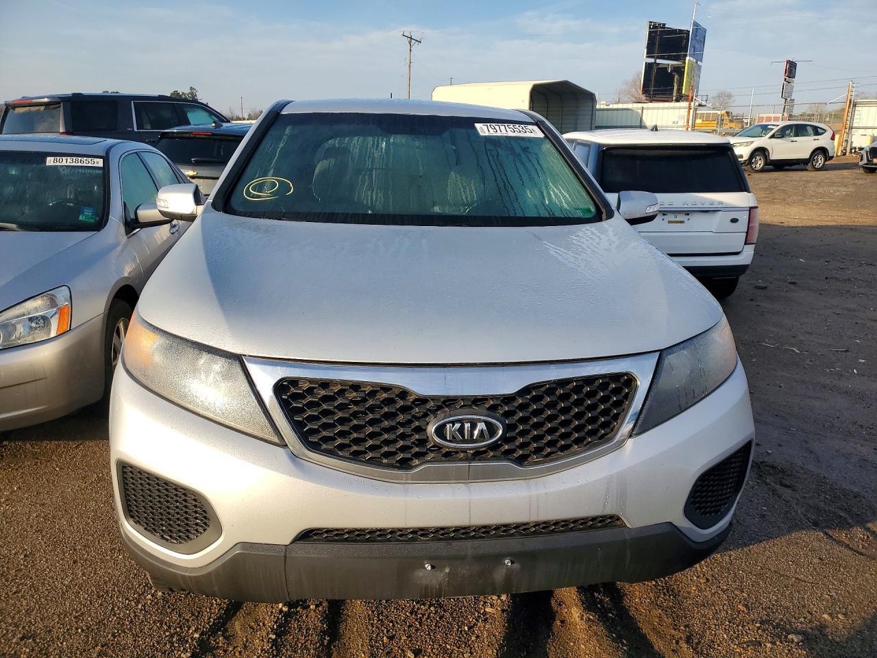 2013 Kia Sorento Lx - Image 5
