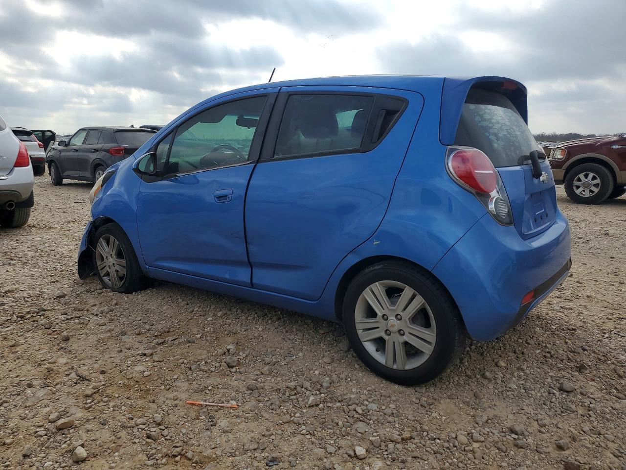 2015 Chevrolet Spark Ls - Фото 2