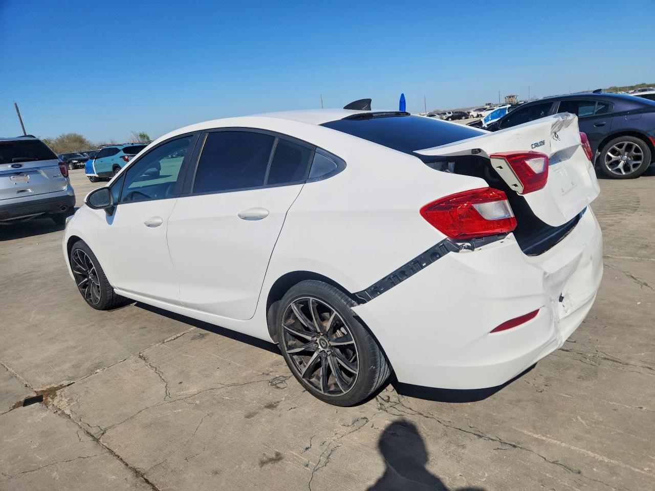 2017 Chevrolet Cruze Ls - Фото 2