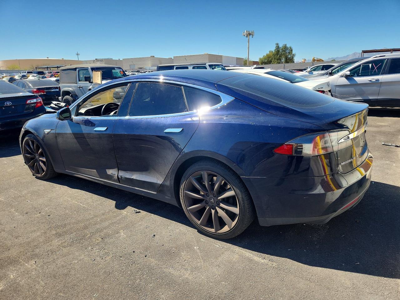 2015 Tesla Model S 60 - Фото 2