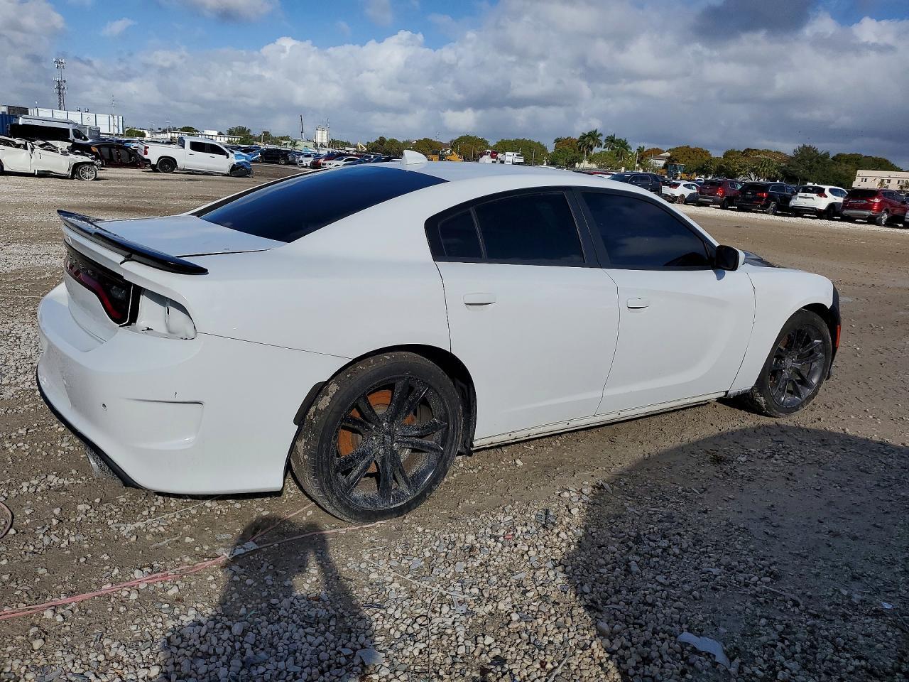 2019 Dodge Charger Scat Pack - Image 3