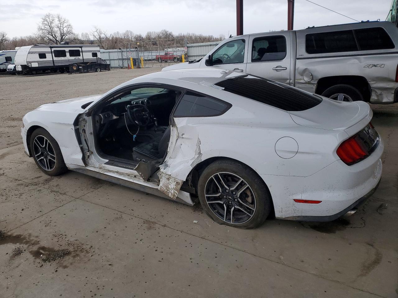 2018 Ford Mustang - Фото 2