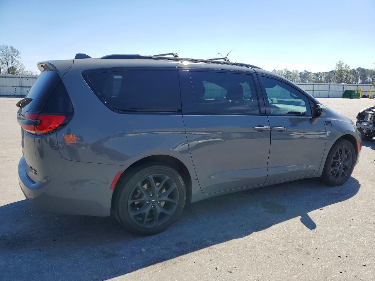 2022 Chrysler Pacifica Limited - Фото 3