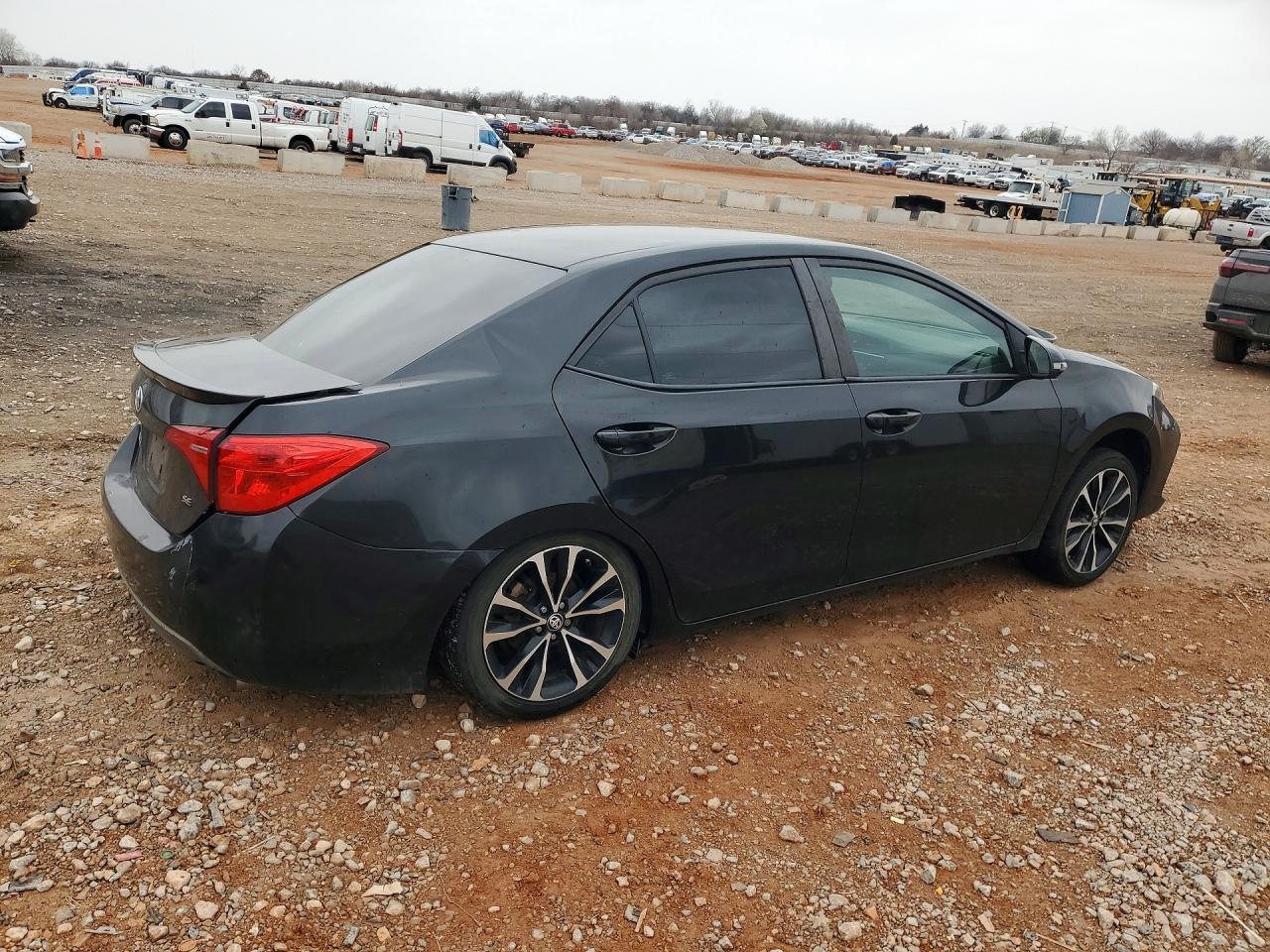 2018 Toyota Corolla Se - Фото 3