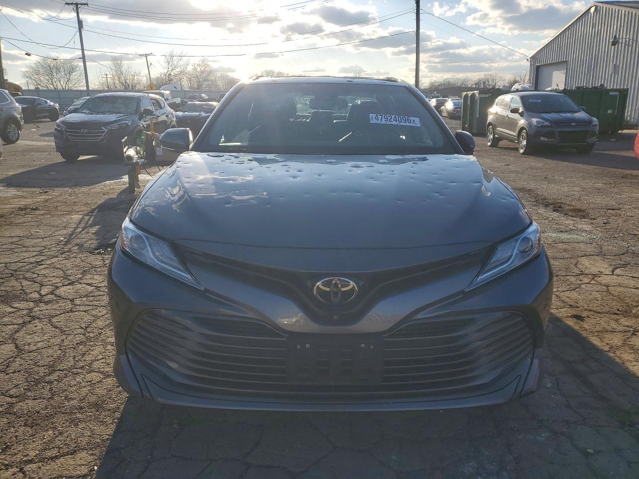 2018 Toyota Camry Xle V6 - Фото 5
