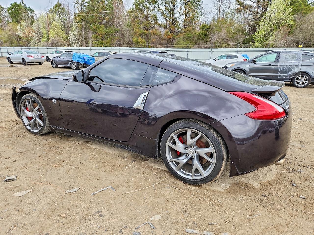 2016 Nissan 370Z Sport Tech - Image 2