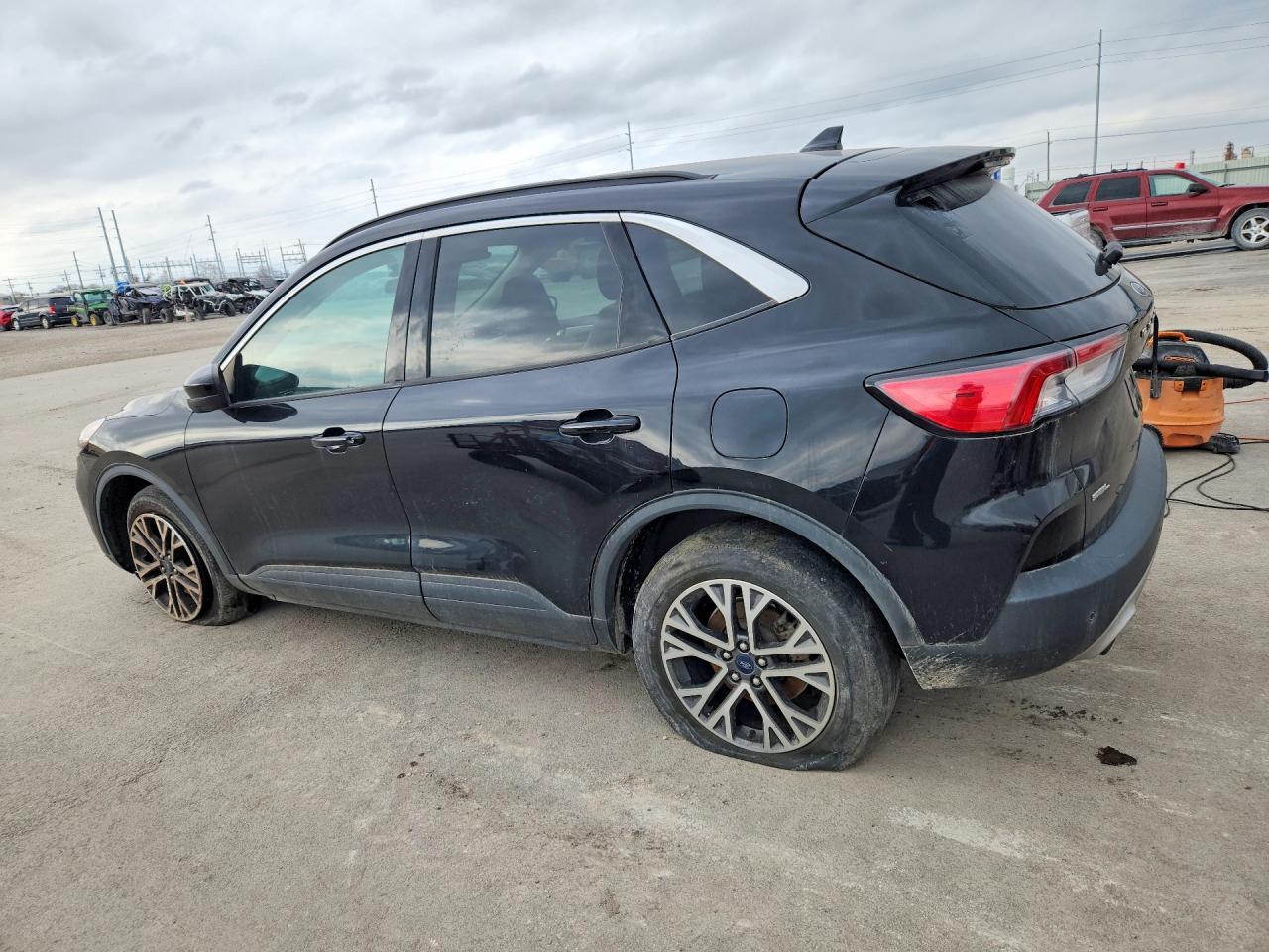 2020 Ford Escape Sel - Фото 2