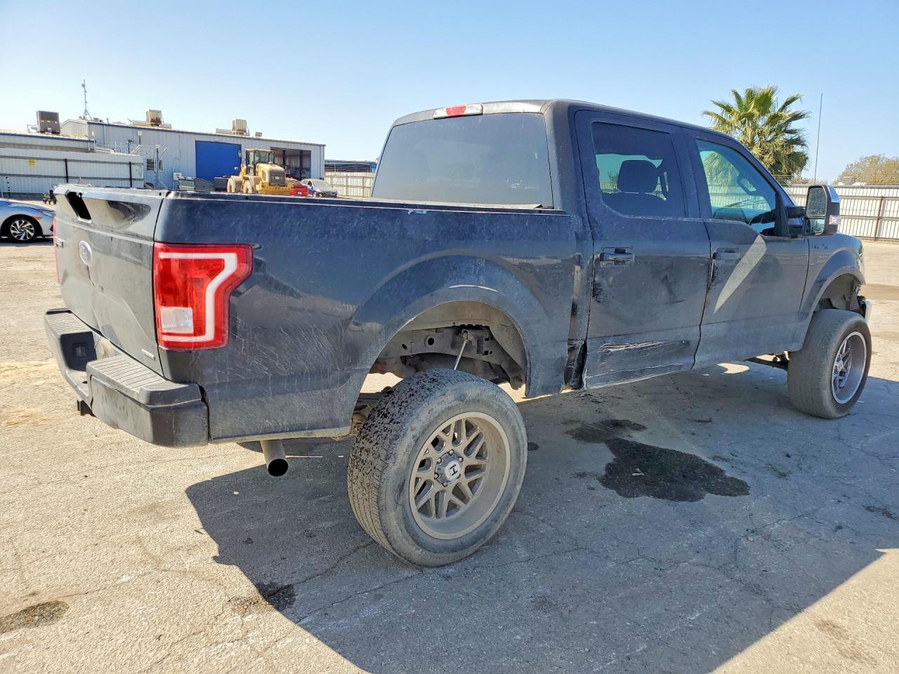 2015 Ford F150 Supercrew - Фото 3