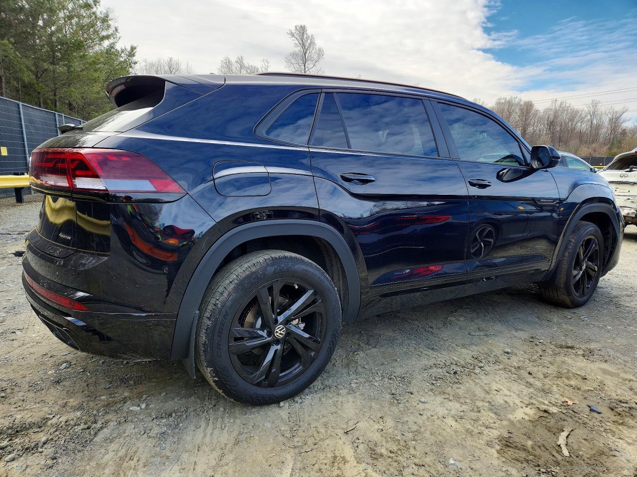 2025 Volkswagen Atlas Cross Sport Sel R-Line - Фото 3