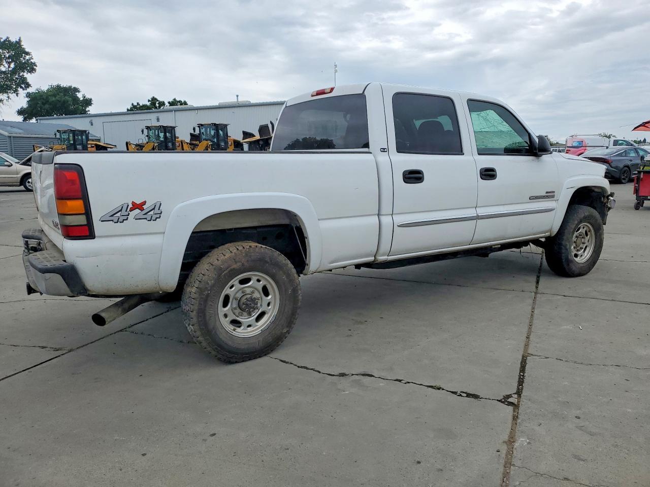 2004 GMC Sierra K2500 Heavy Duty - Фото 3