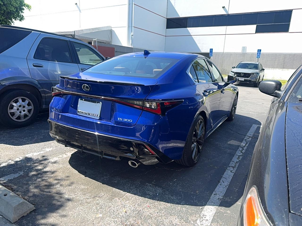 2025 Lexus Is 300 F Sport Design - Image 4
