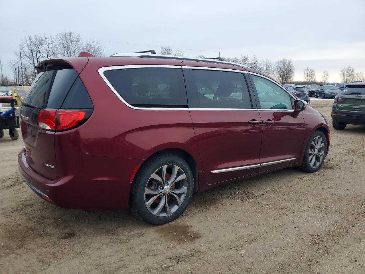 2020 Chrysler Pacifica Limited - Image 3