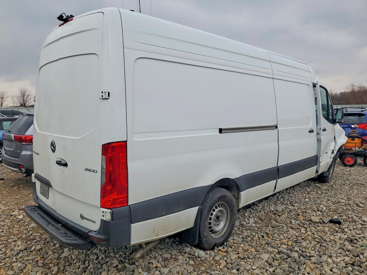 2024 Mercedes Benz Sprinter 2500 Delivery Van - Фото 3