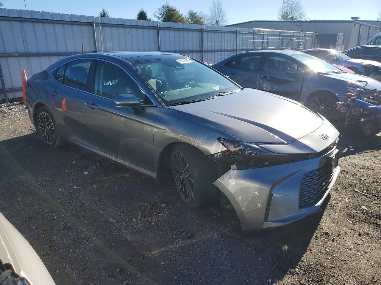 2025 Toyota Camry Xle - Фото 4