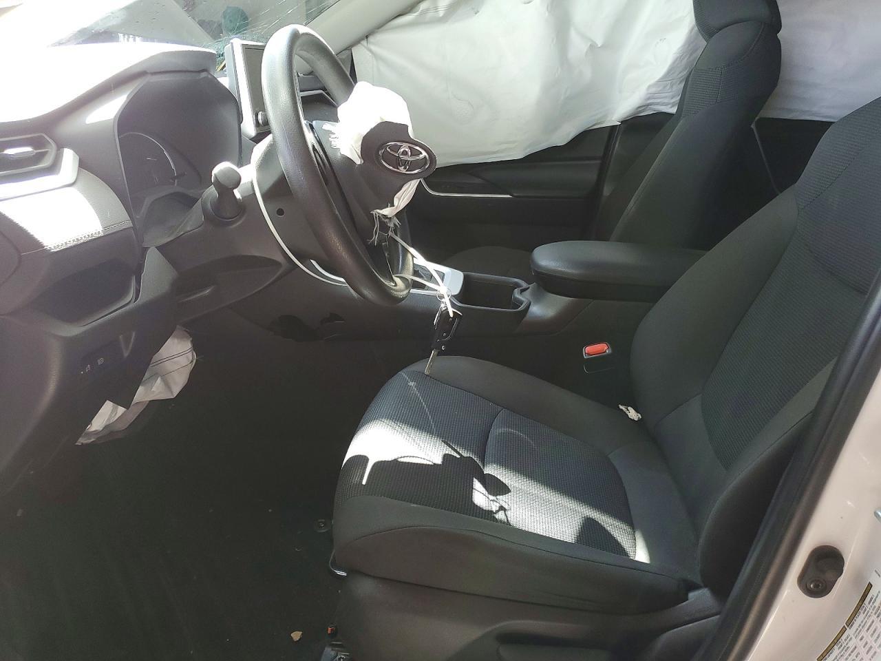2024 Toyota Rav4 Le - Image 7