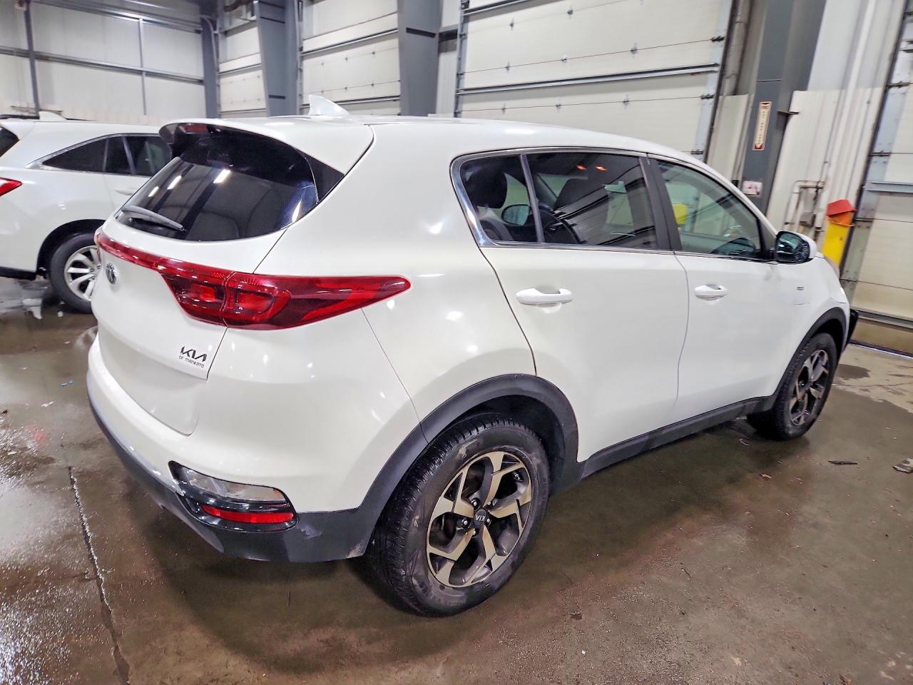 2022 Kia Sportage Lx - Image 3