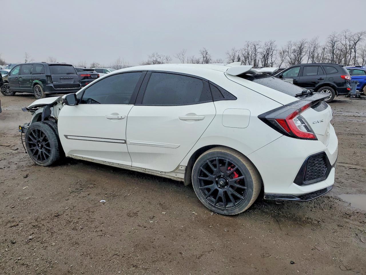 2017 Honda Civic Sport Touring - Фото 2