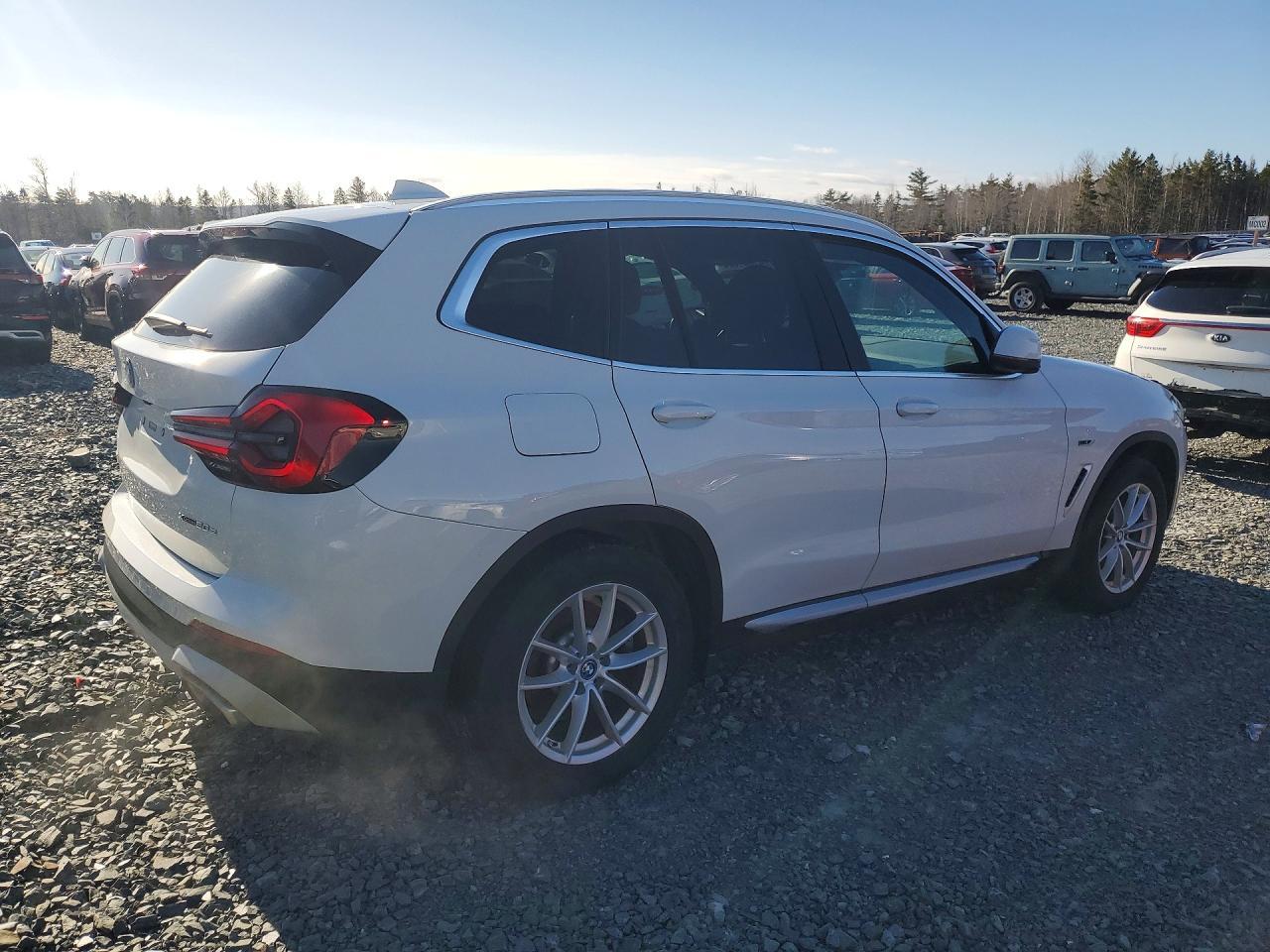 2022 BMW X3 xDrive30E - Фото 3