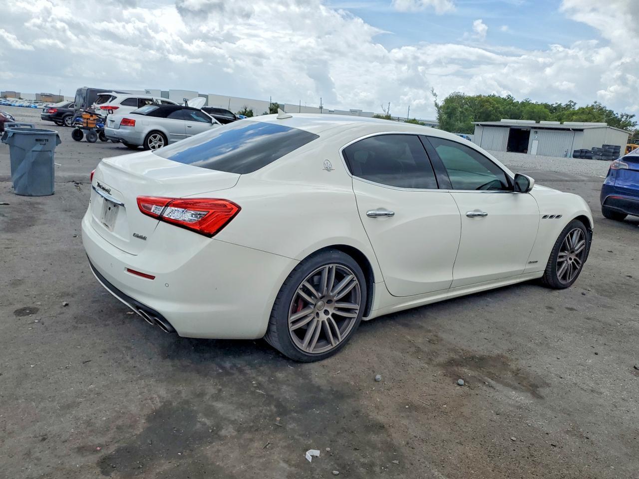 2019 Maserati Ghibli S - Image 3