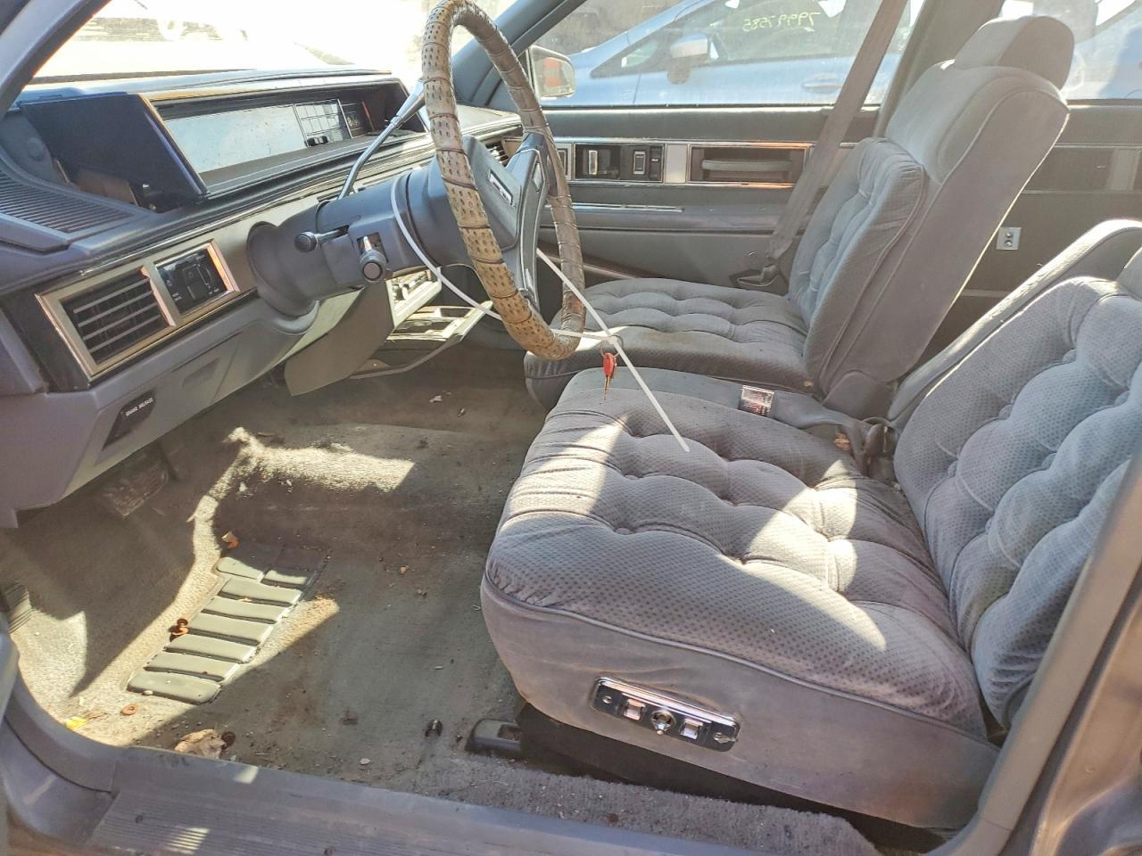 1987 Oldsmobile Delta 88 Royale Brougham - Фото 7