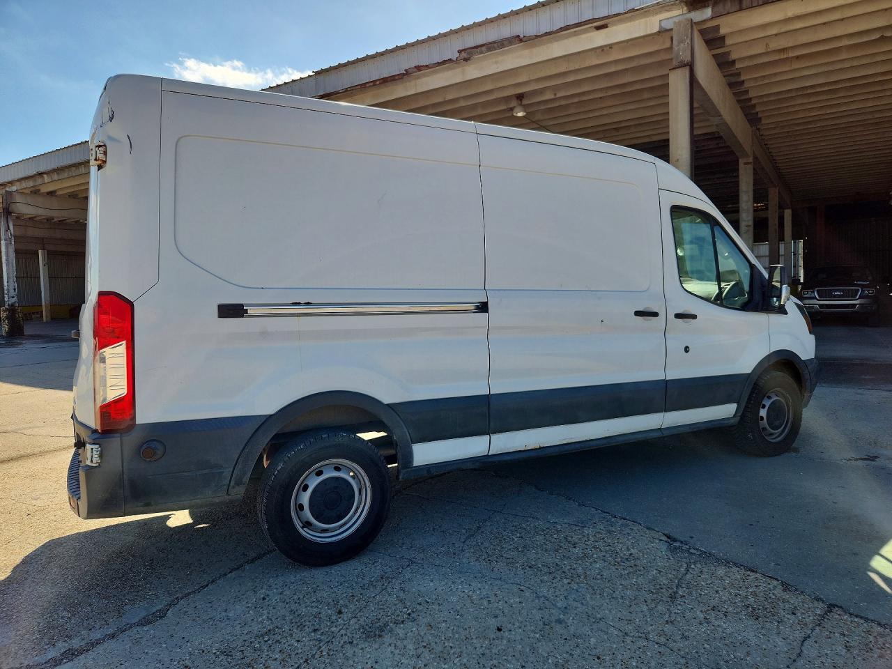 2017 Ford Transit 250 Delivery Van - Image 3