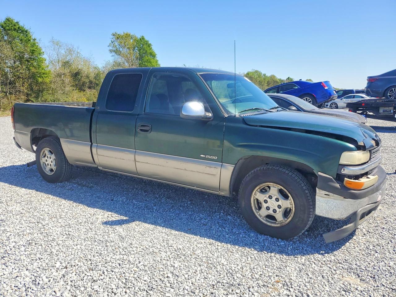 2001 Chevrolet Silverado C1500 - Image 4