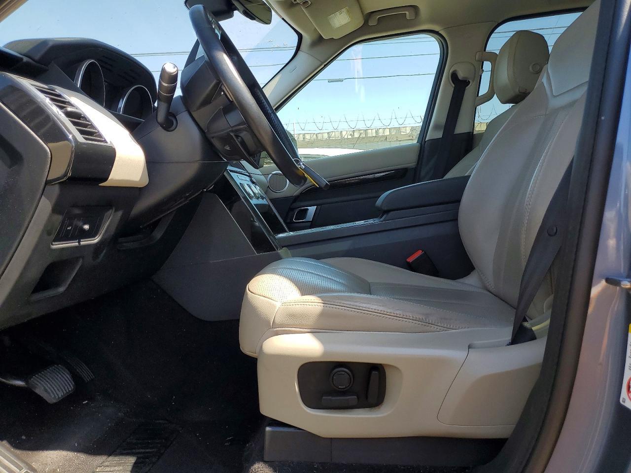 2020 Land Rover Discovery Se - Фото 7
