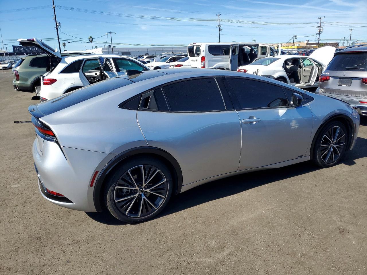 2024 Toyota Prius Xle - Фото 3