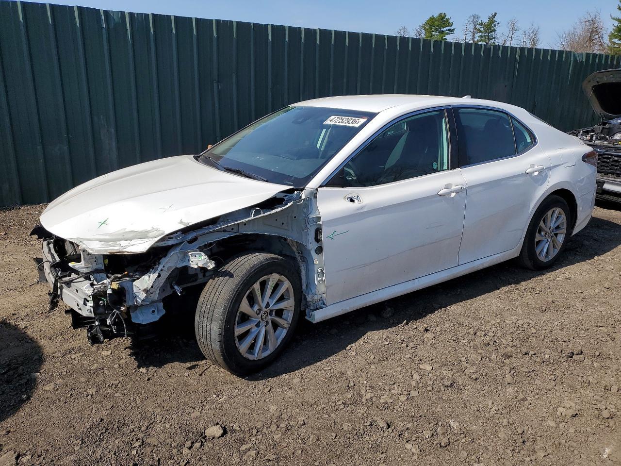 2022 Toyota Camry Le