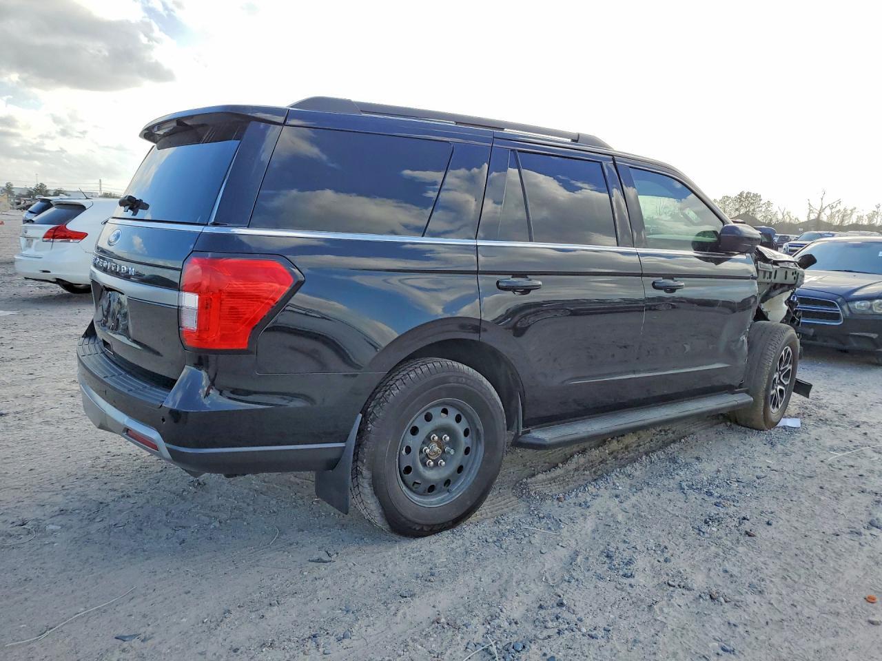 2024 Ford Expedition Xlt - Фото 3