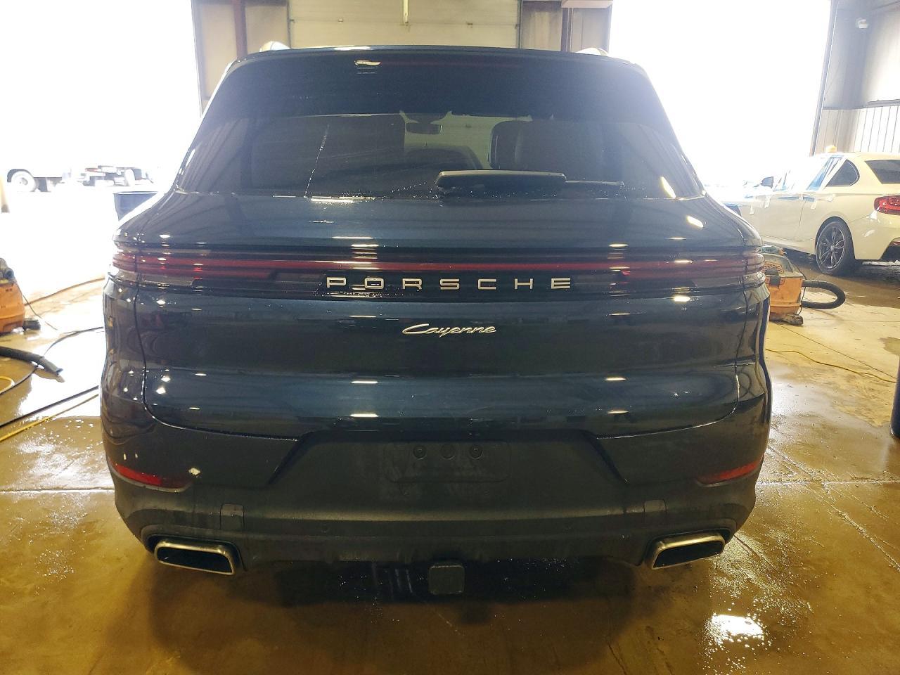 2024 Porsche Cayenne - Image 6