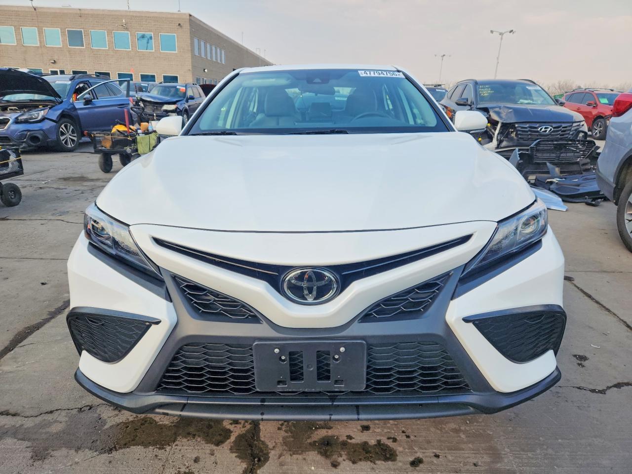 2024 Toyota Camry Se - Image 5