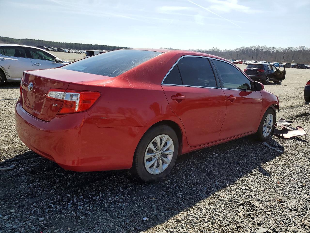 2012 Toyota Camry Le - Фото 3