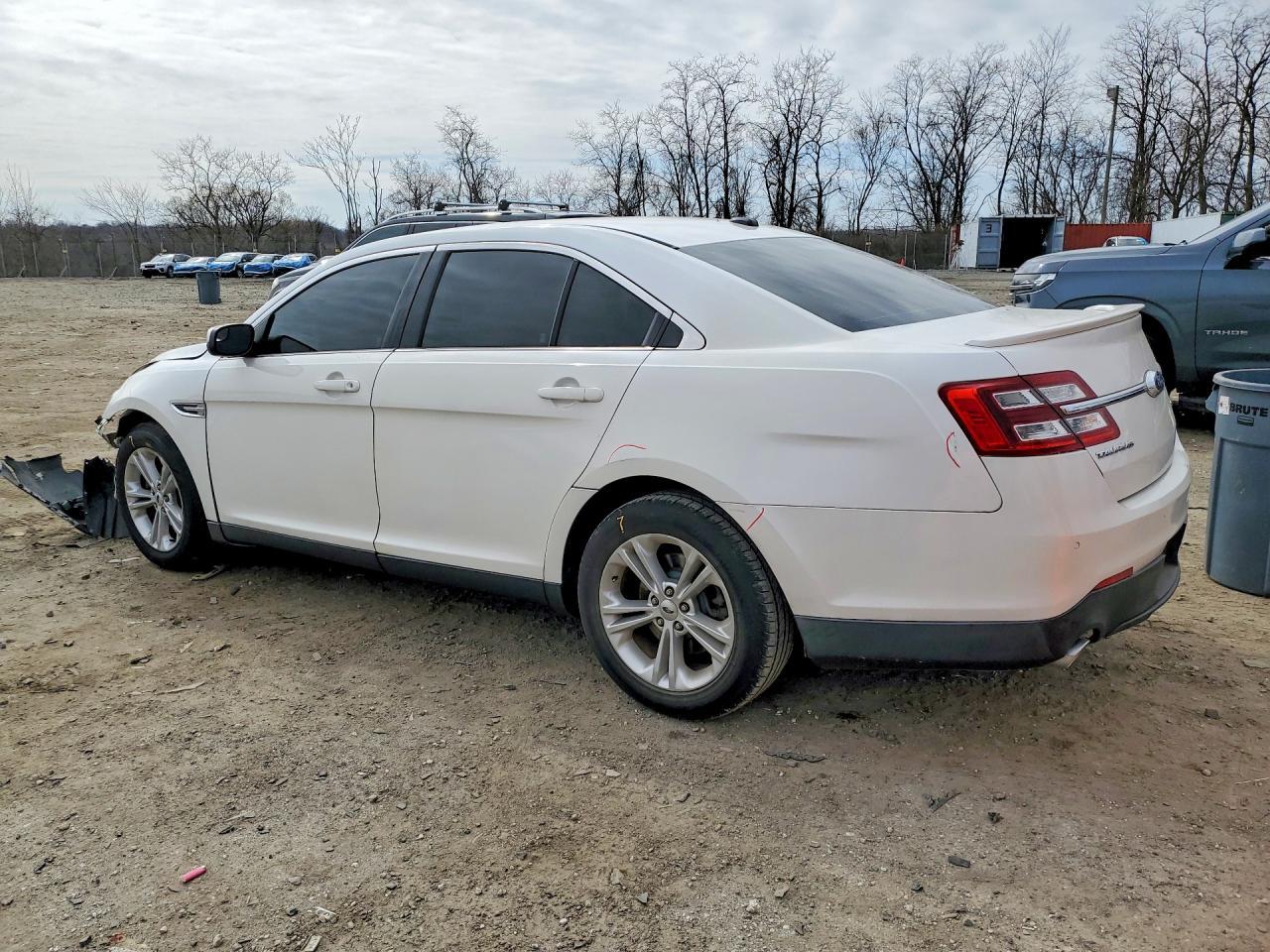 2014 Ford Taurus Sel - Фото 2