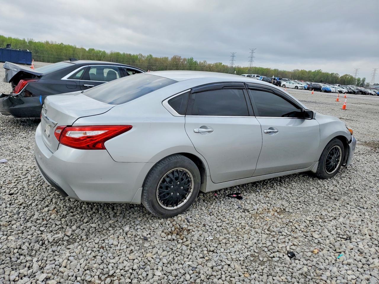2016 Nissan Altima 2.5 S - Фото 3