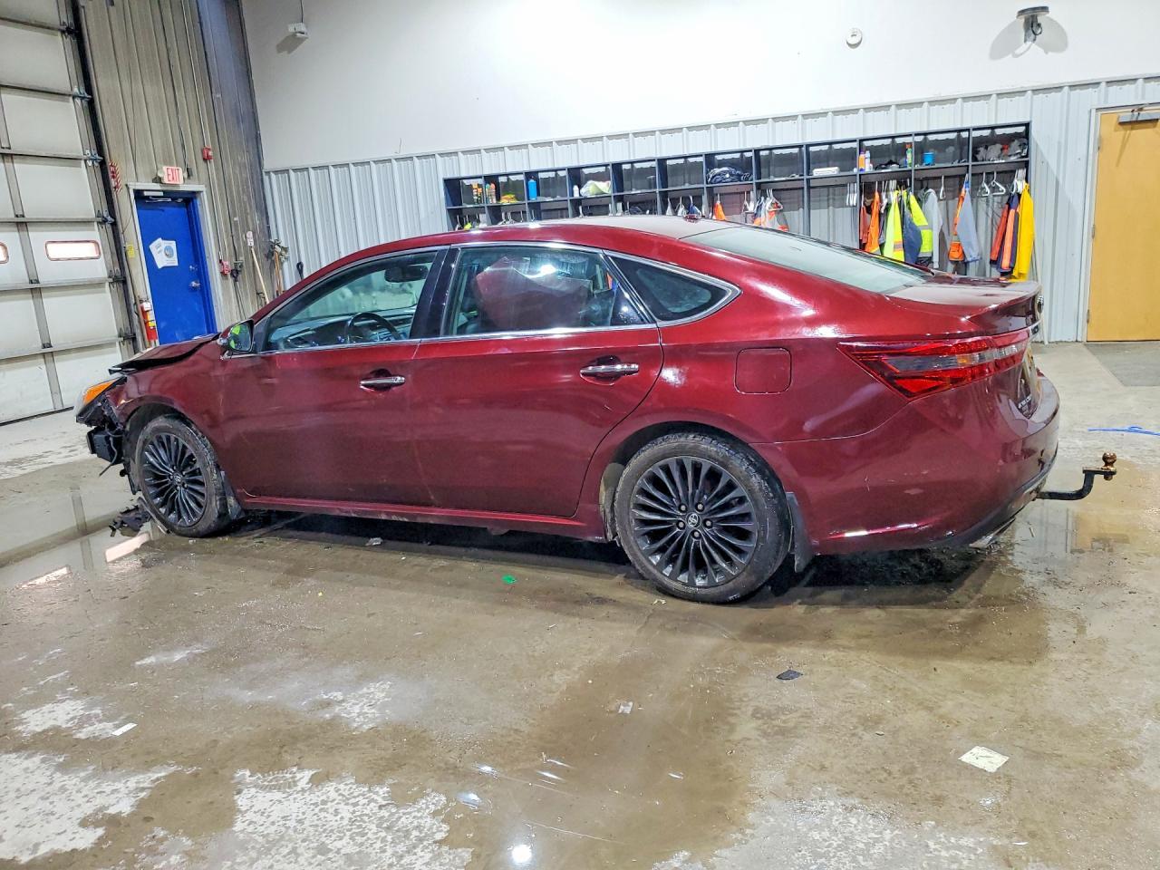 2016 Toyota Avalon Touring - Image 2