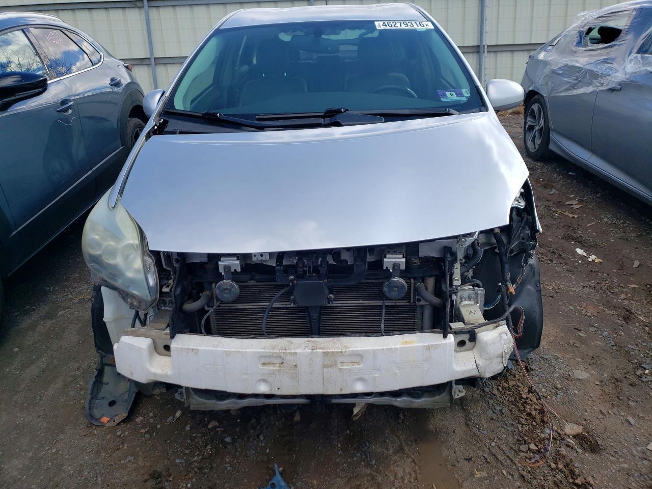 2010 Toyota Prius V - Image 5