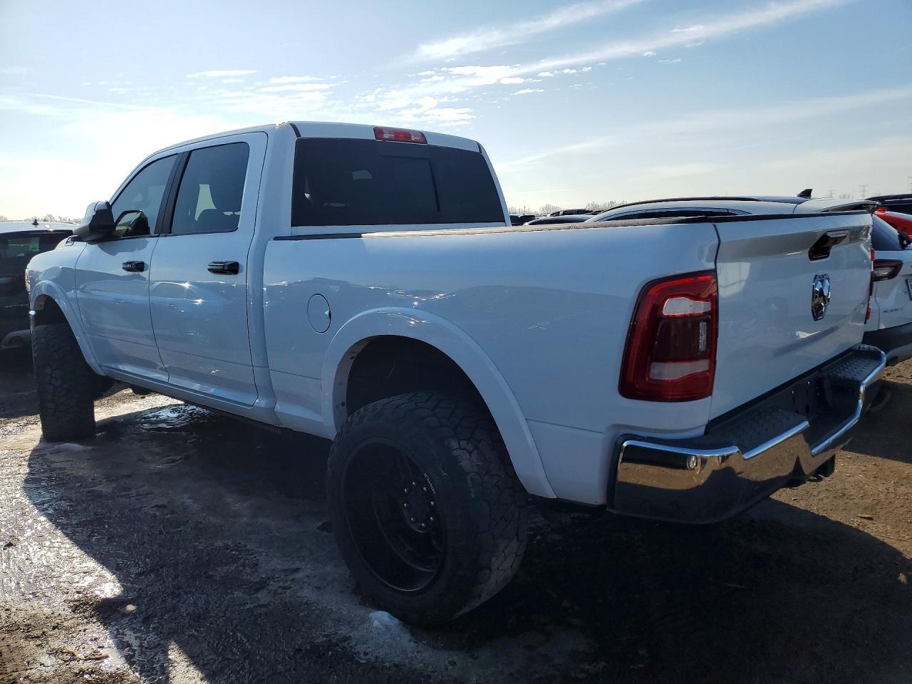 2021 Ram 2500 Laramie - Фото 2