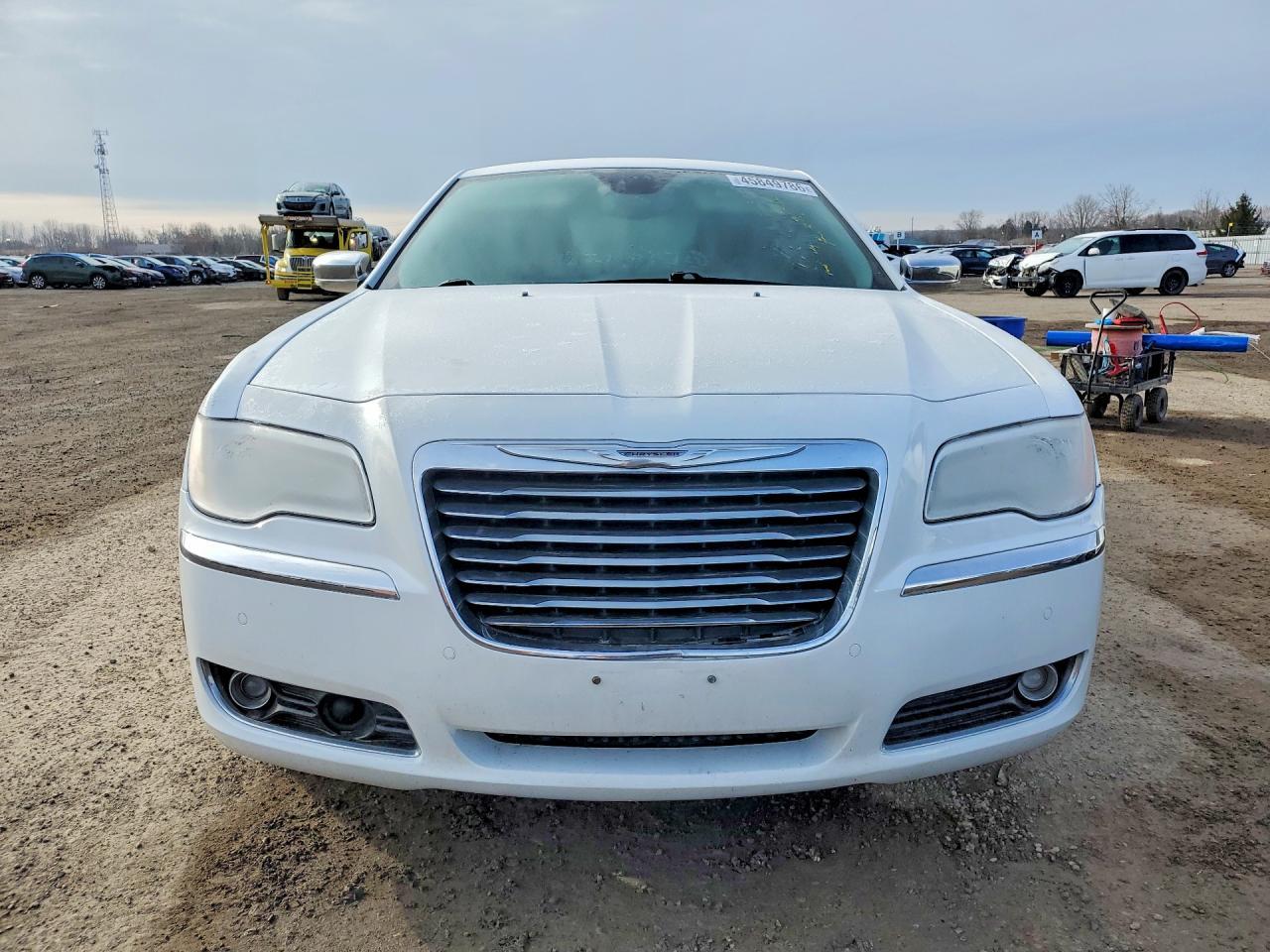2014 Chrysler 300C - Image 5