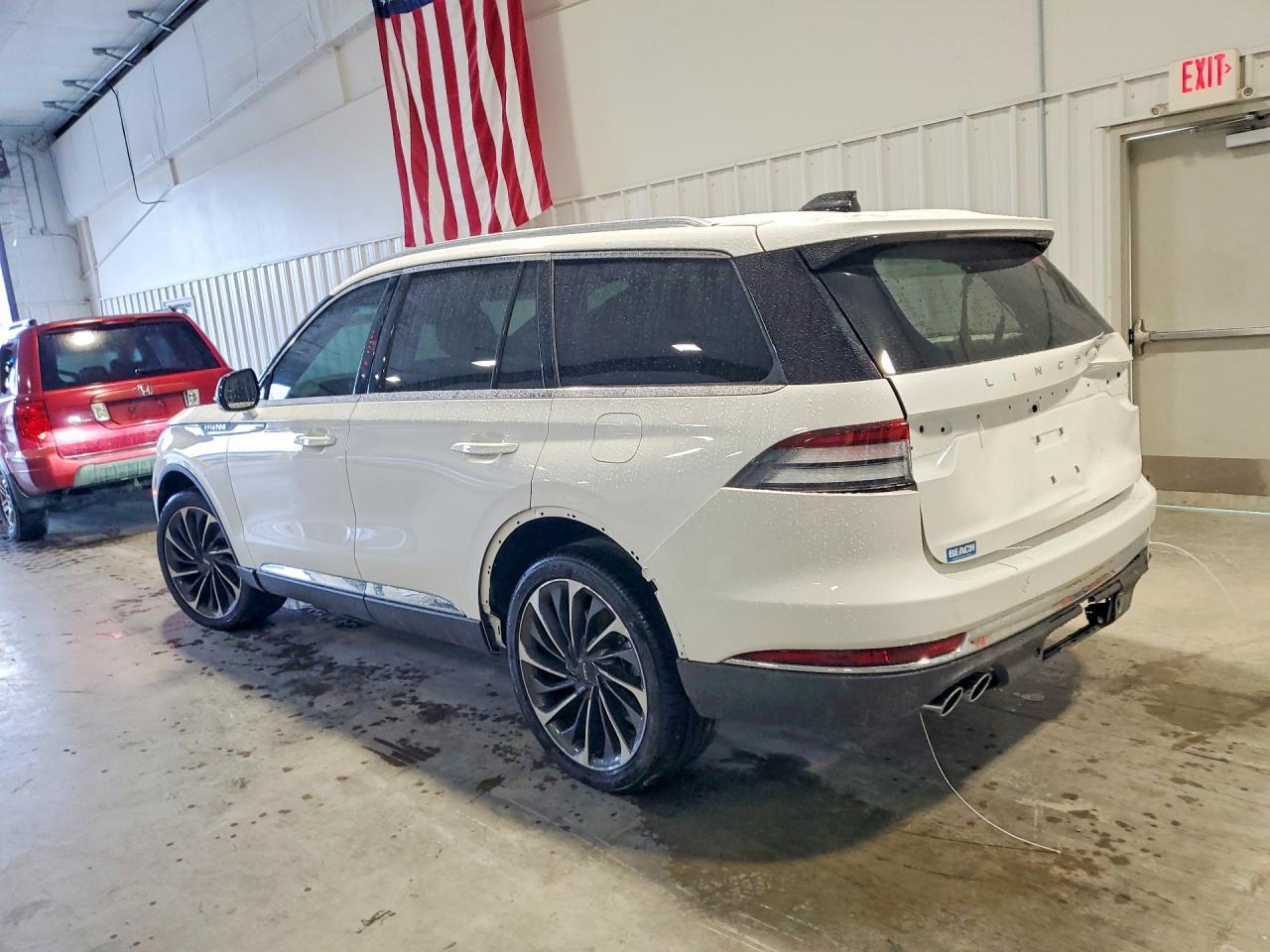 2025 Lincoln Aviator Reserve - Image 2