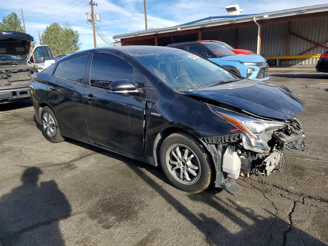 2017 Toyota Prius Three - Фото 4
