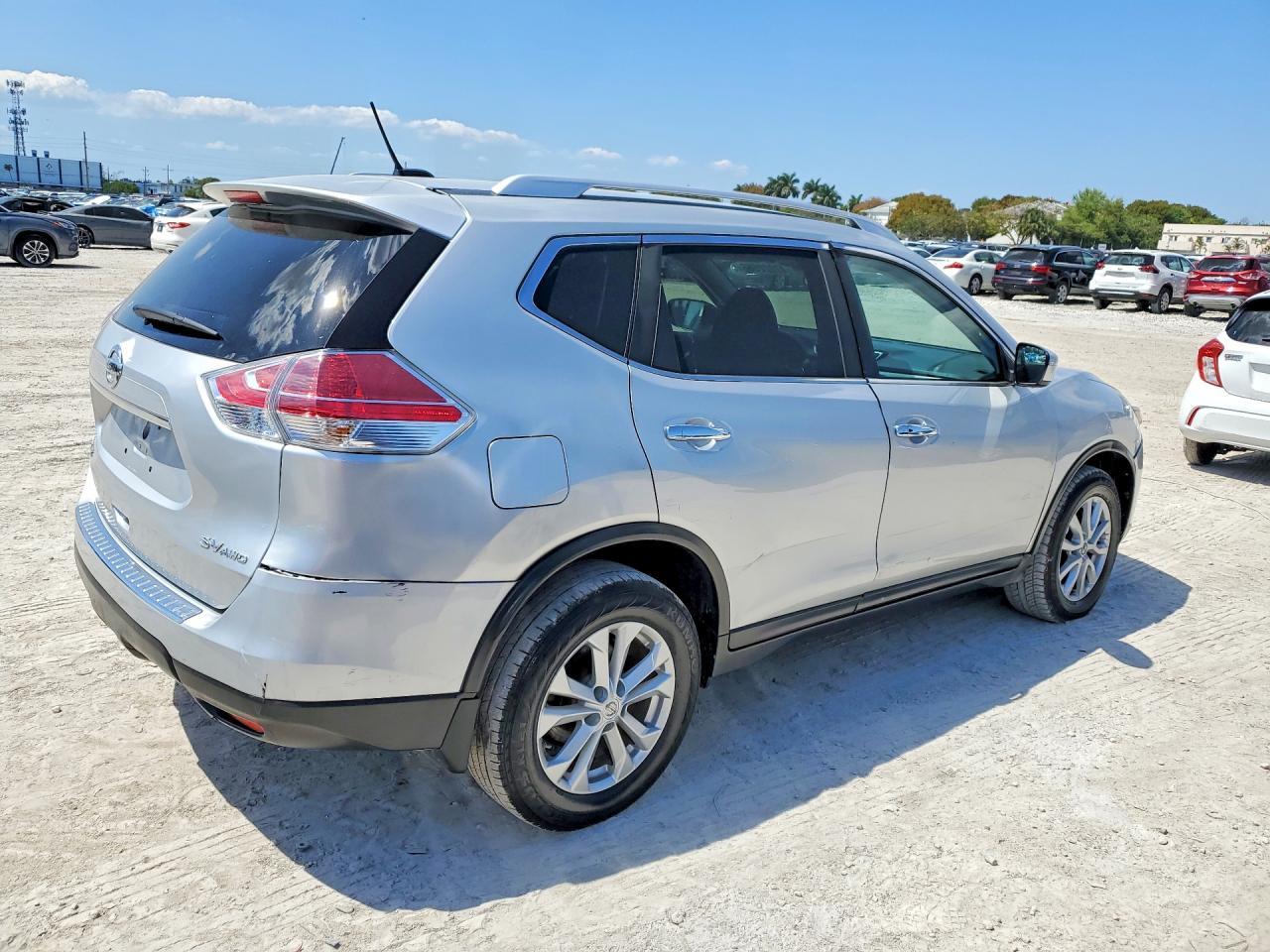 2016 Nissan Rogue Sv - Image 3