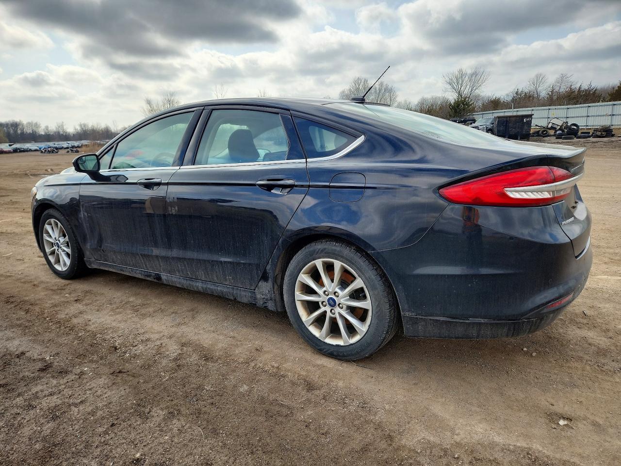 2017 Ford Fusion Se - Image 2