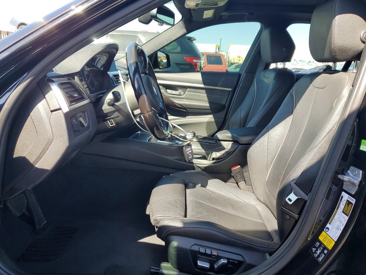 2017 BMW 330 Xi - Image 7