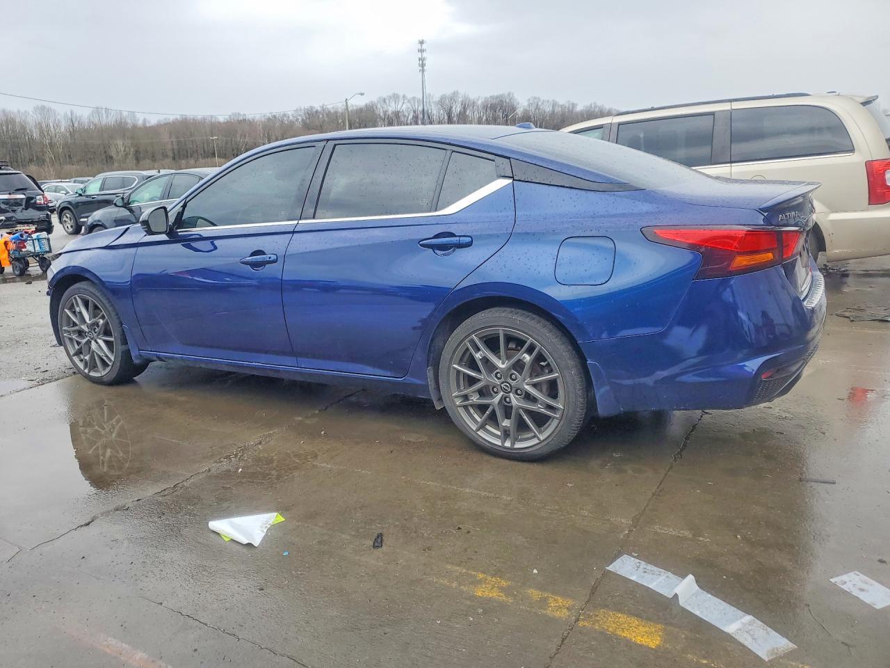 2023 Nissan Altima 2.0 Sr - Фото 2