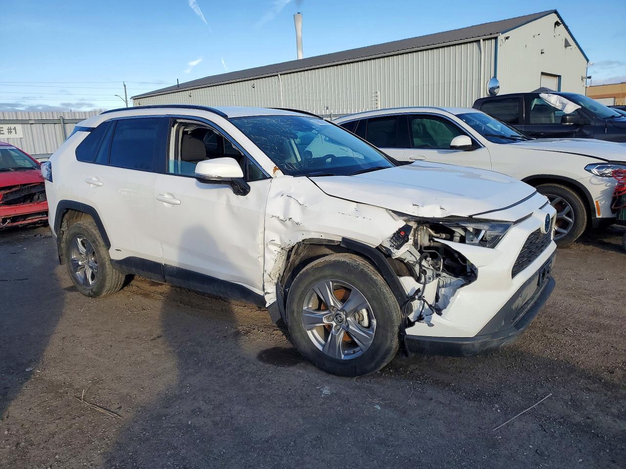 2024 Toyota Rav4 Hybrid Le - Image 4
