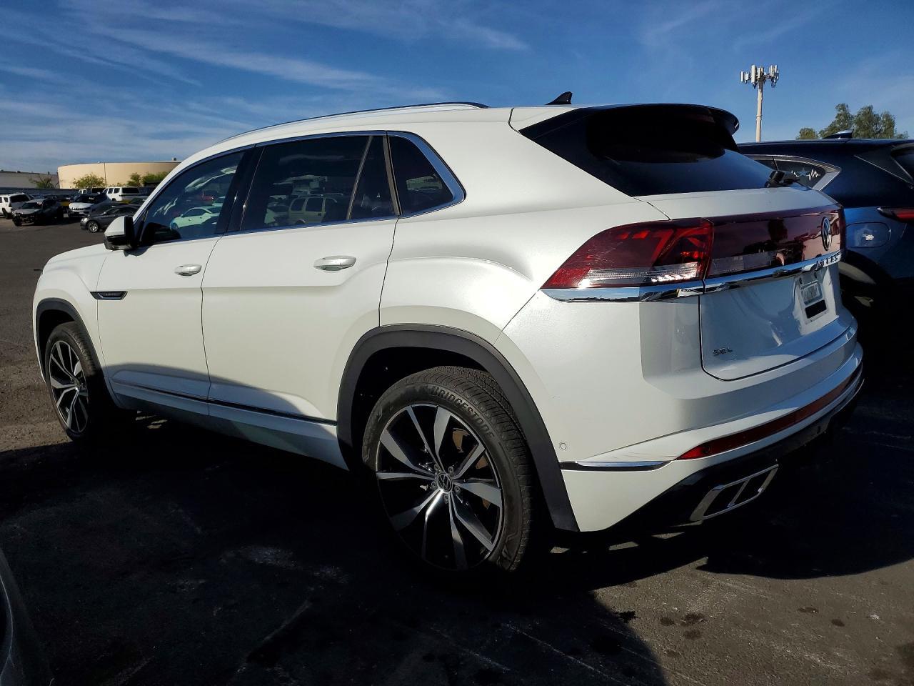 2024 Volkswagen Atlas Cross Sport Sel Premium R-Line - Фото 2